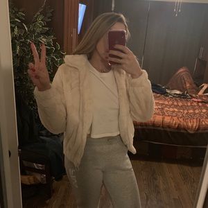 Meet your Posher, Christina